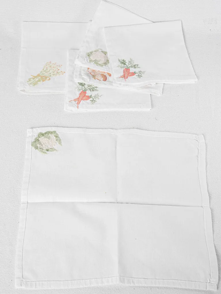 6 embroidered napkins w/ vegetables