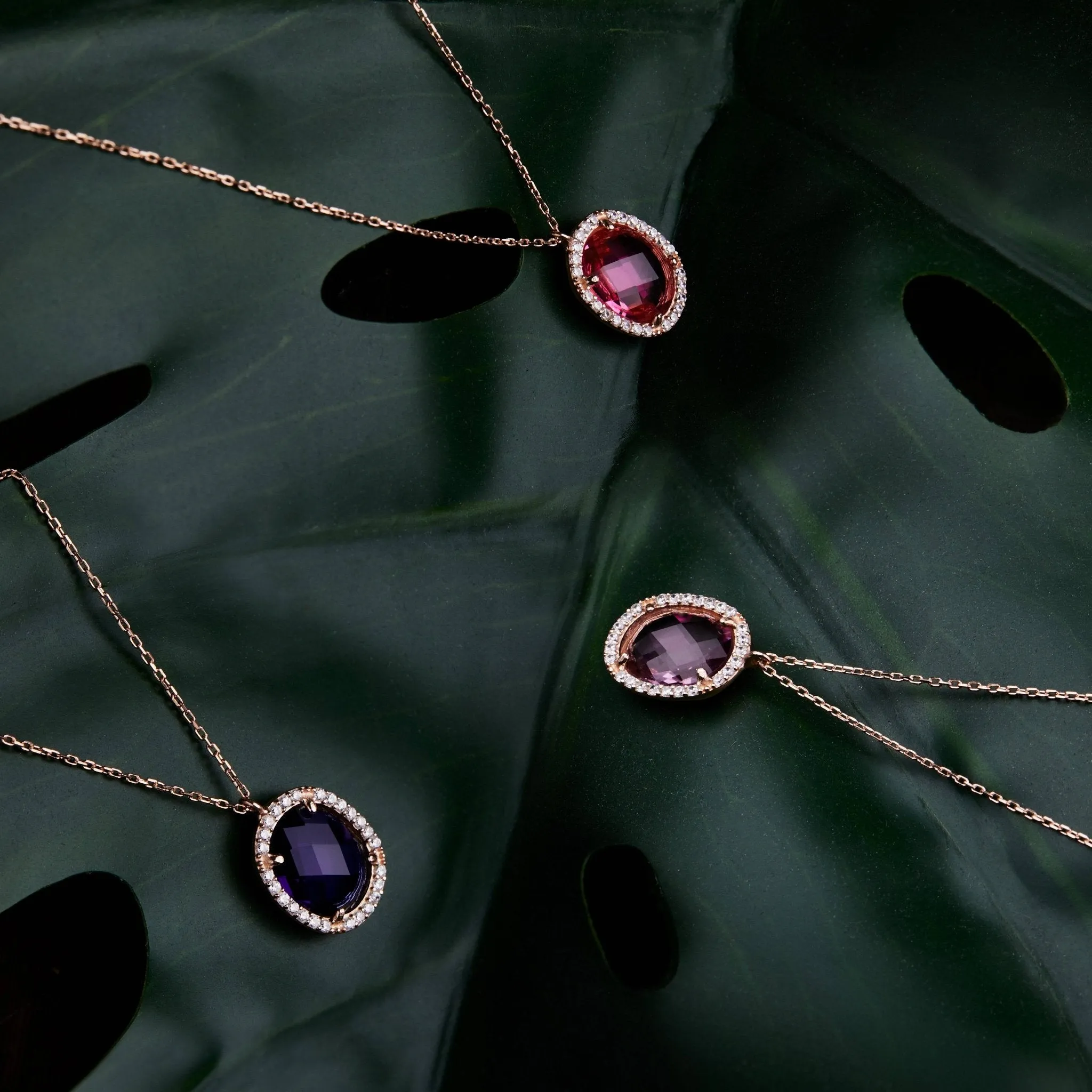Beatrice Oval Gemstone Pendant Necklace Rose Gold Rose Quartz
