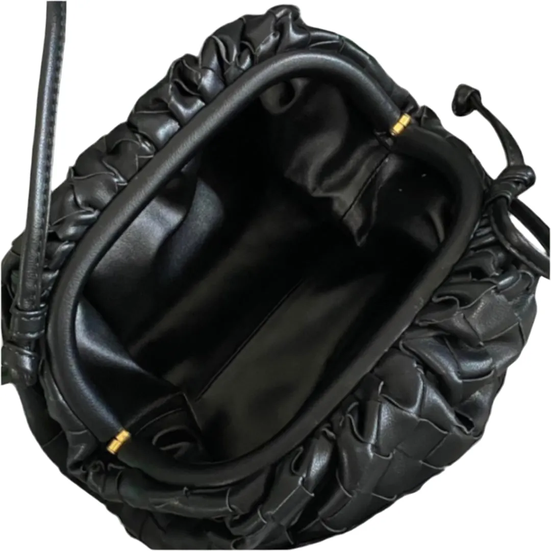 CLOUD CLUTCH BAG BLACK