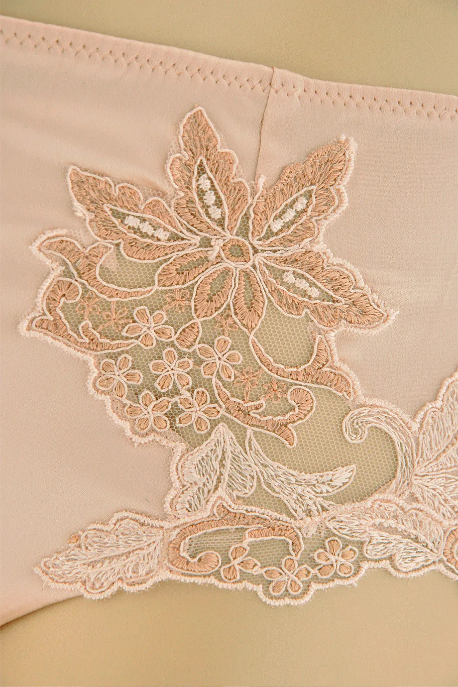 COTTON CLUB NOTORIOUS Ivory Silk Floral Thong