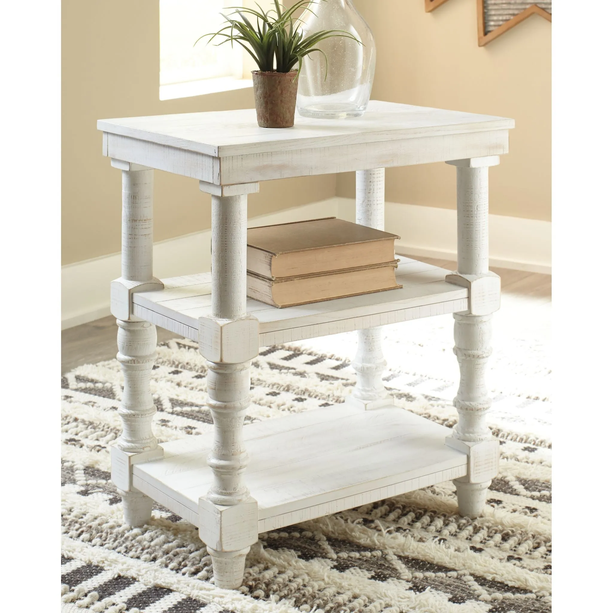 Dannerville Accent Table