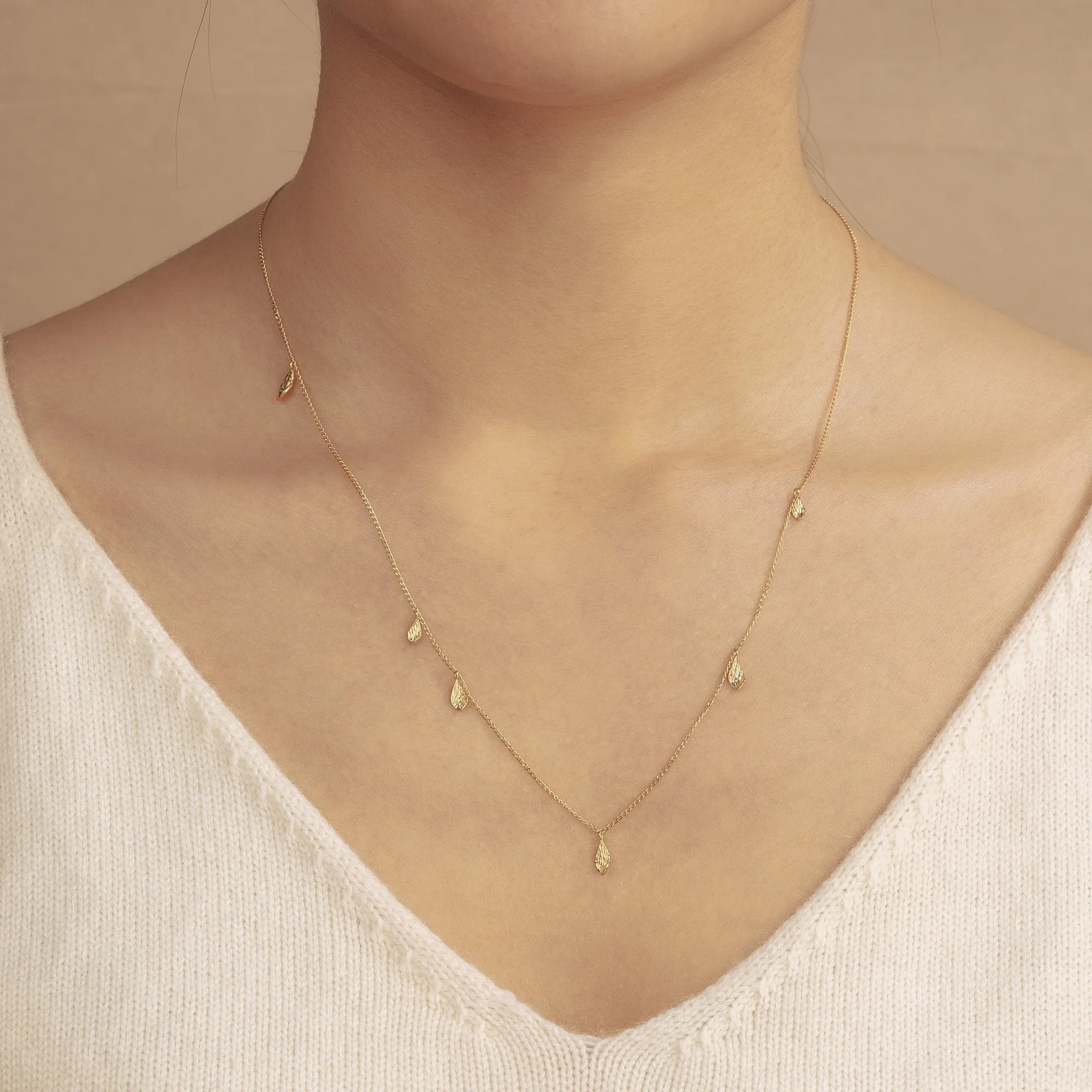 ELAINE | Dancing Leaves Necklace