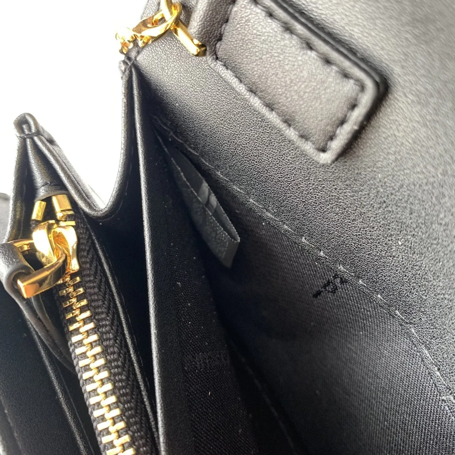EN   Designer bags by Fendi 169