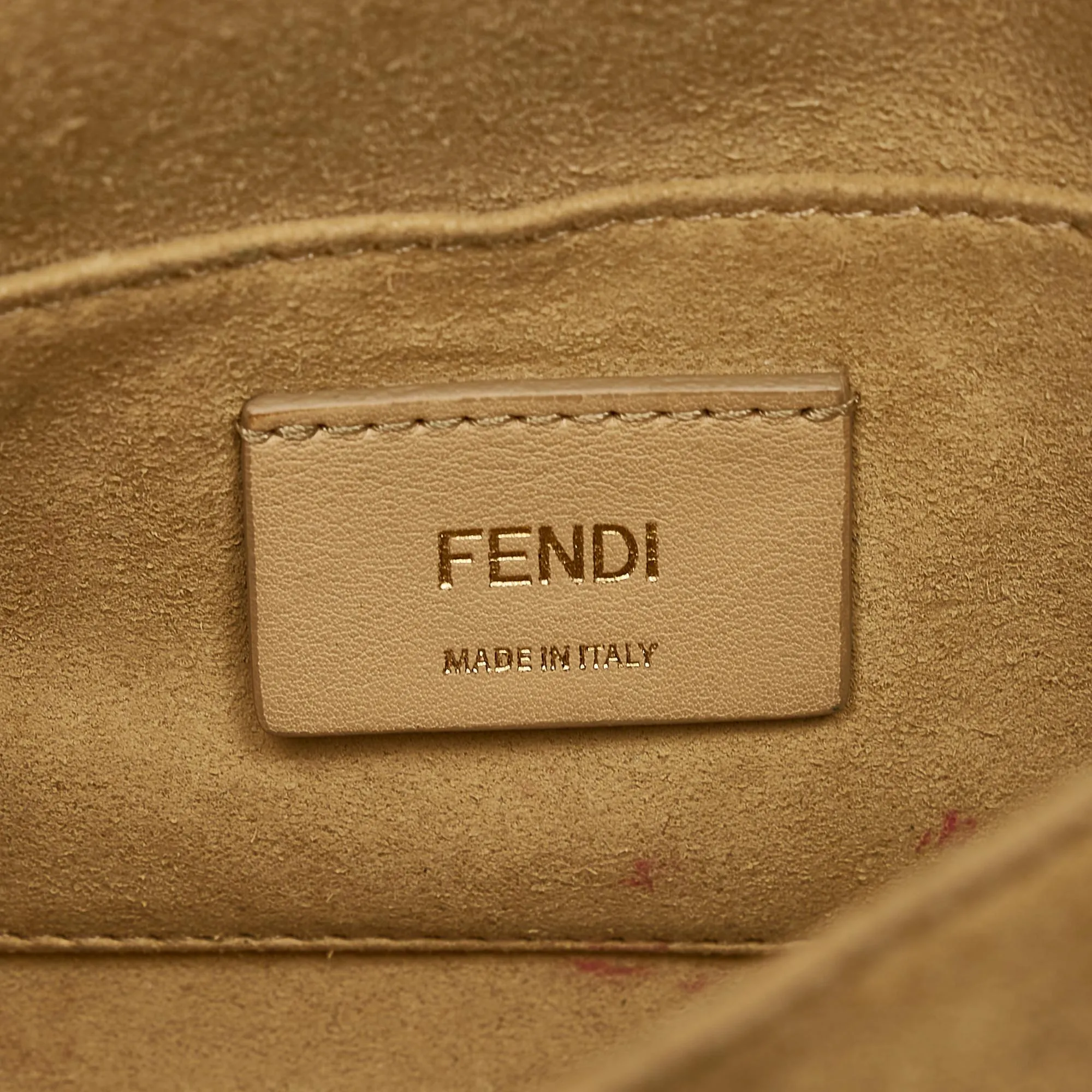 Fendi Kan I Leather Crossbody Bag (SHG-iQHi8R)