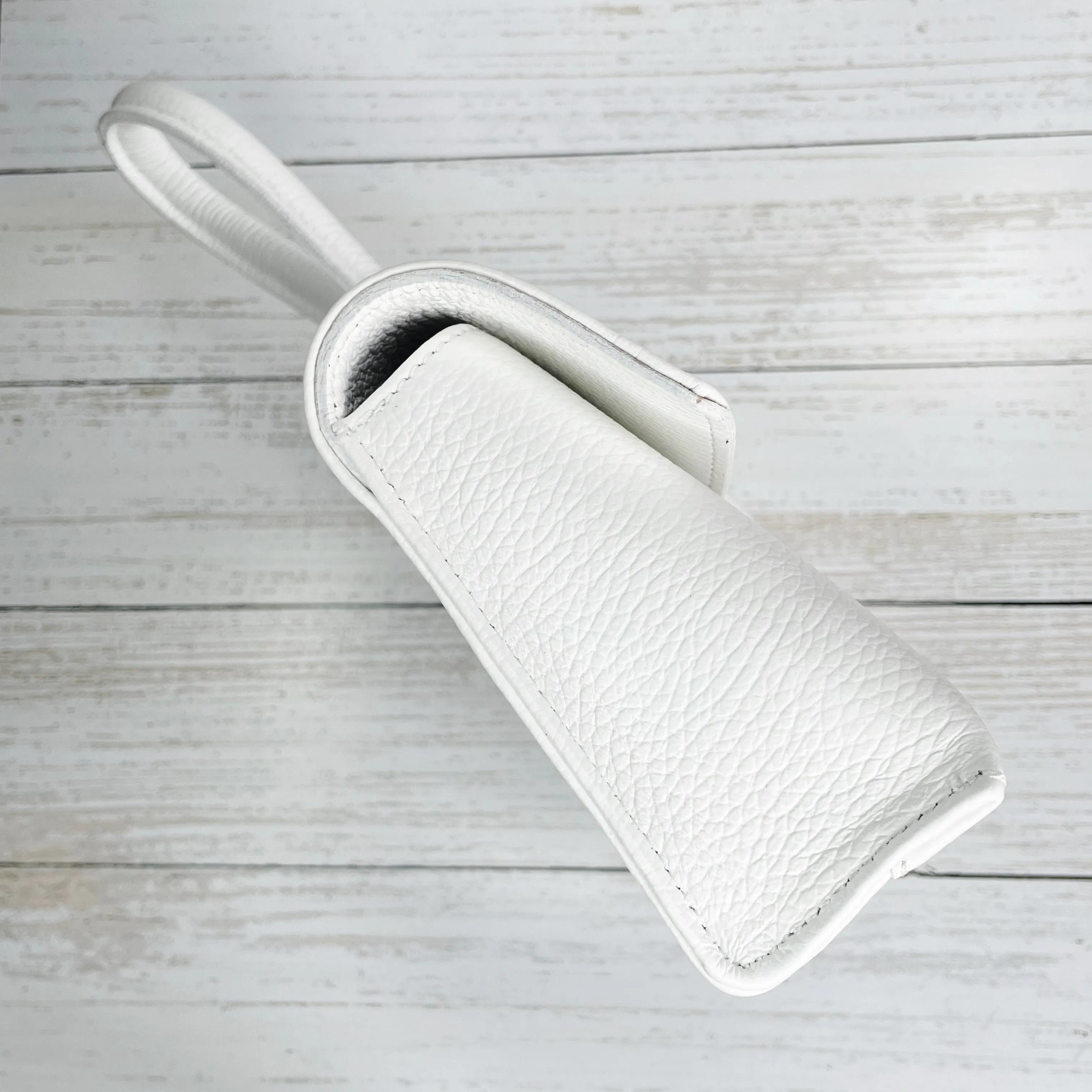 Leather Loop Clutch Bag - Snow