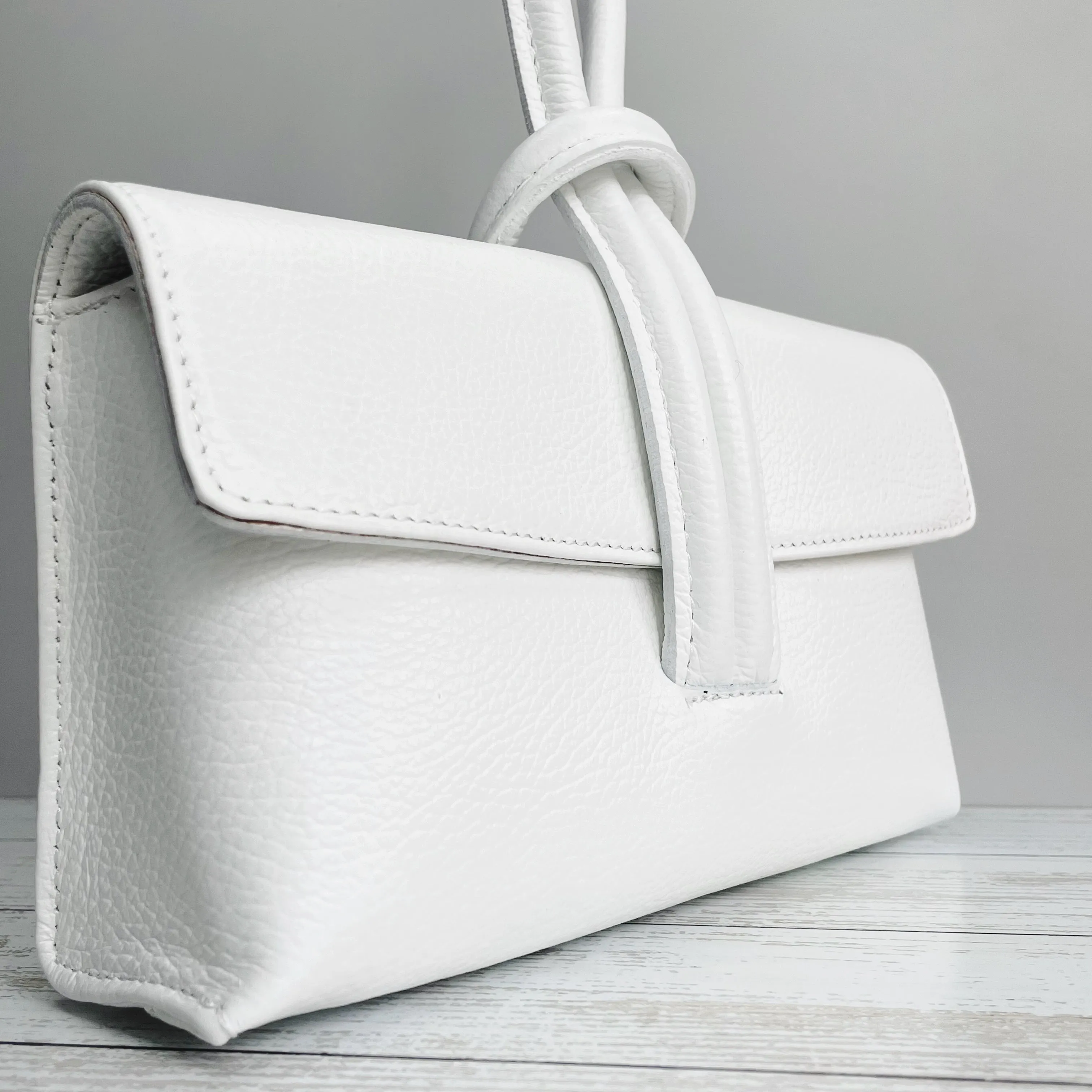 Leather Loop Clutch Bag - Snow