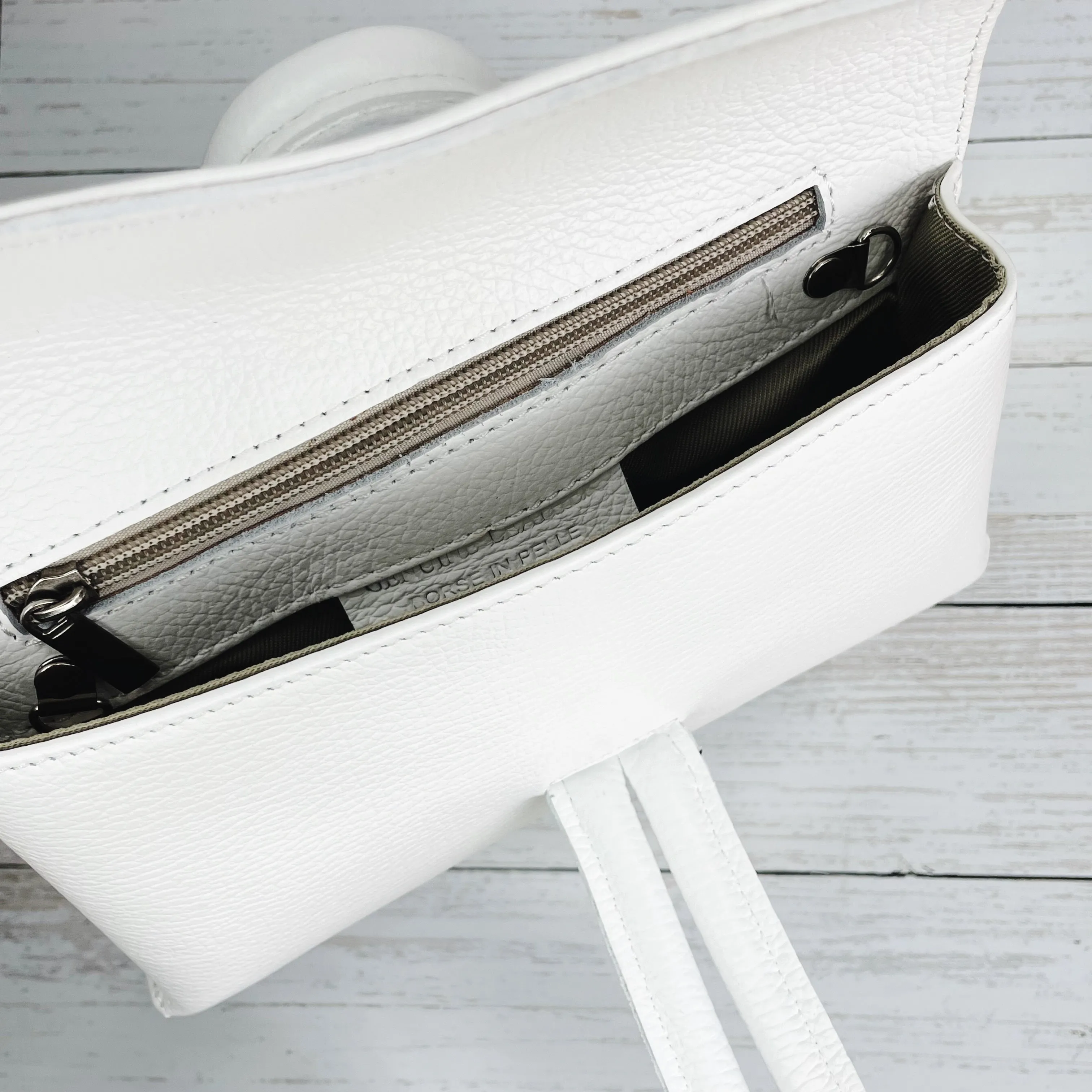 Leather Loop Clutch Bag - Snow