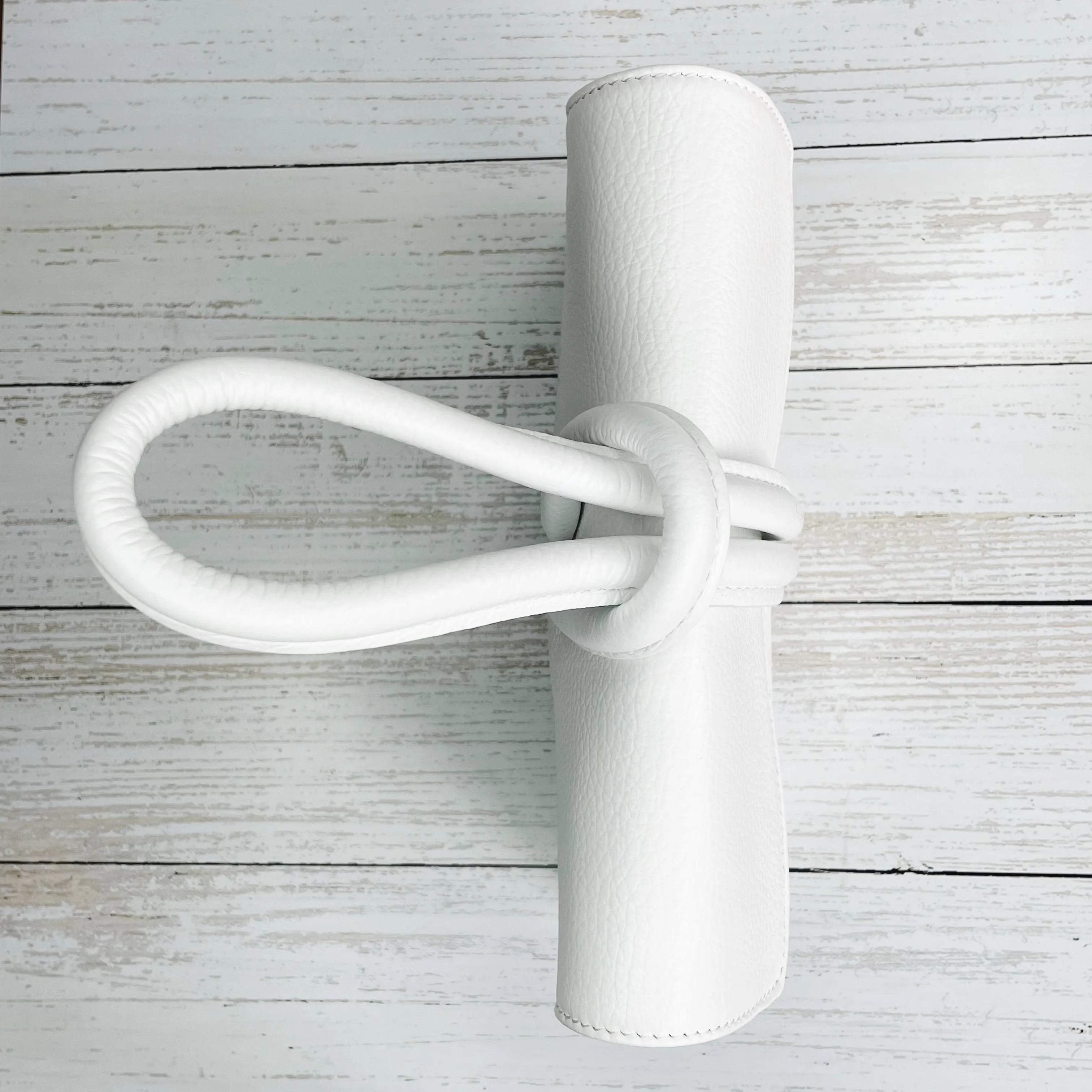 Leather Loop Clutch Bag - Snow