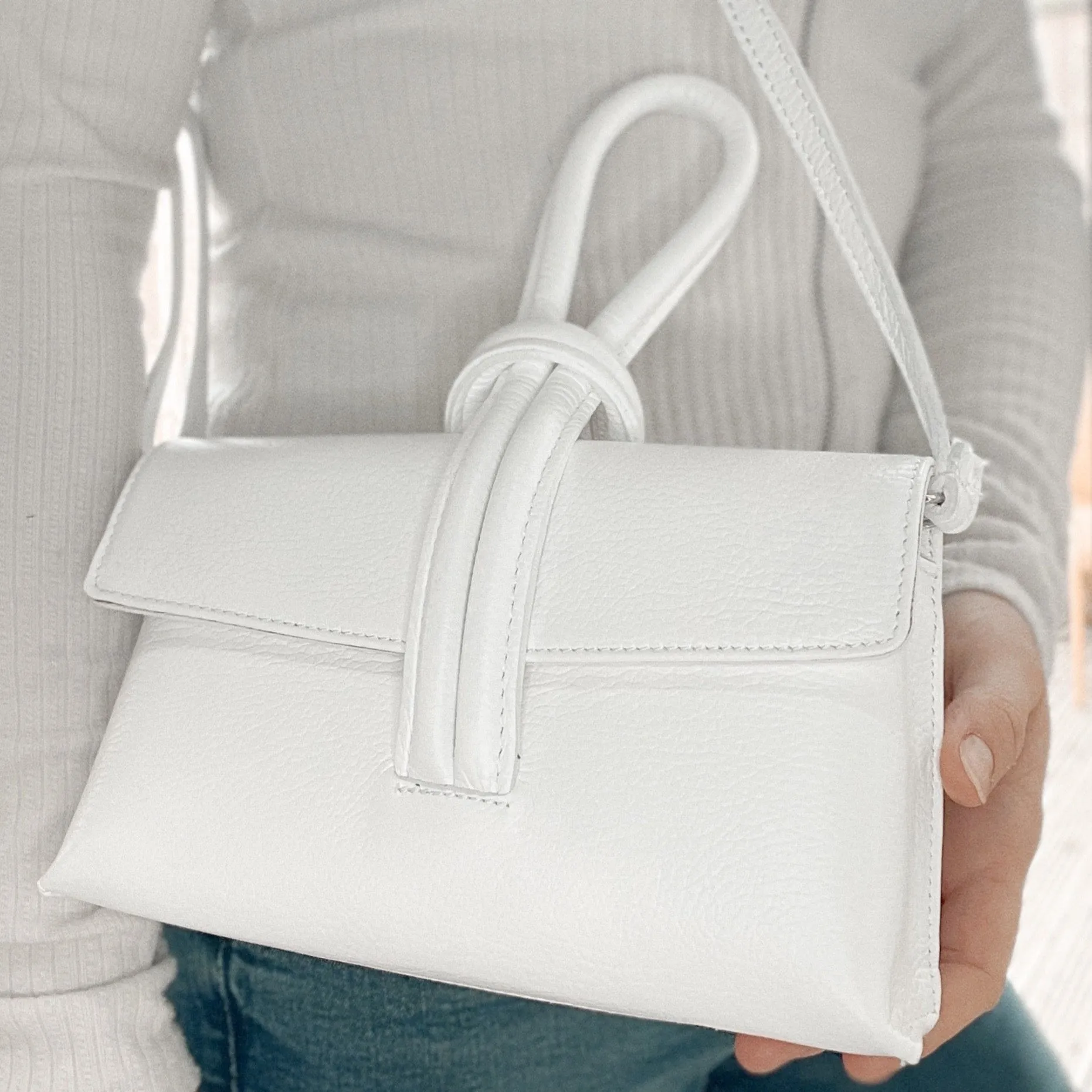 Leather Loop Clutch Bag - Snow