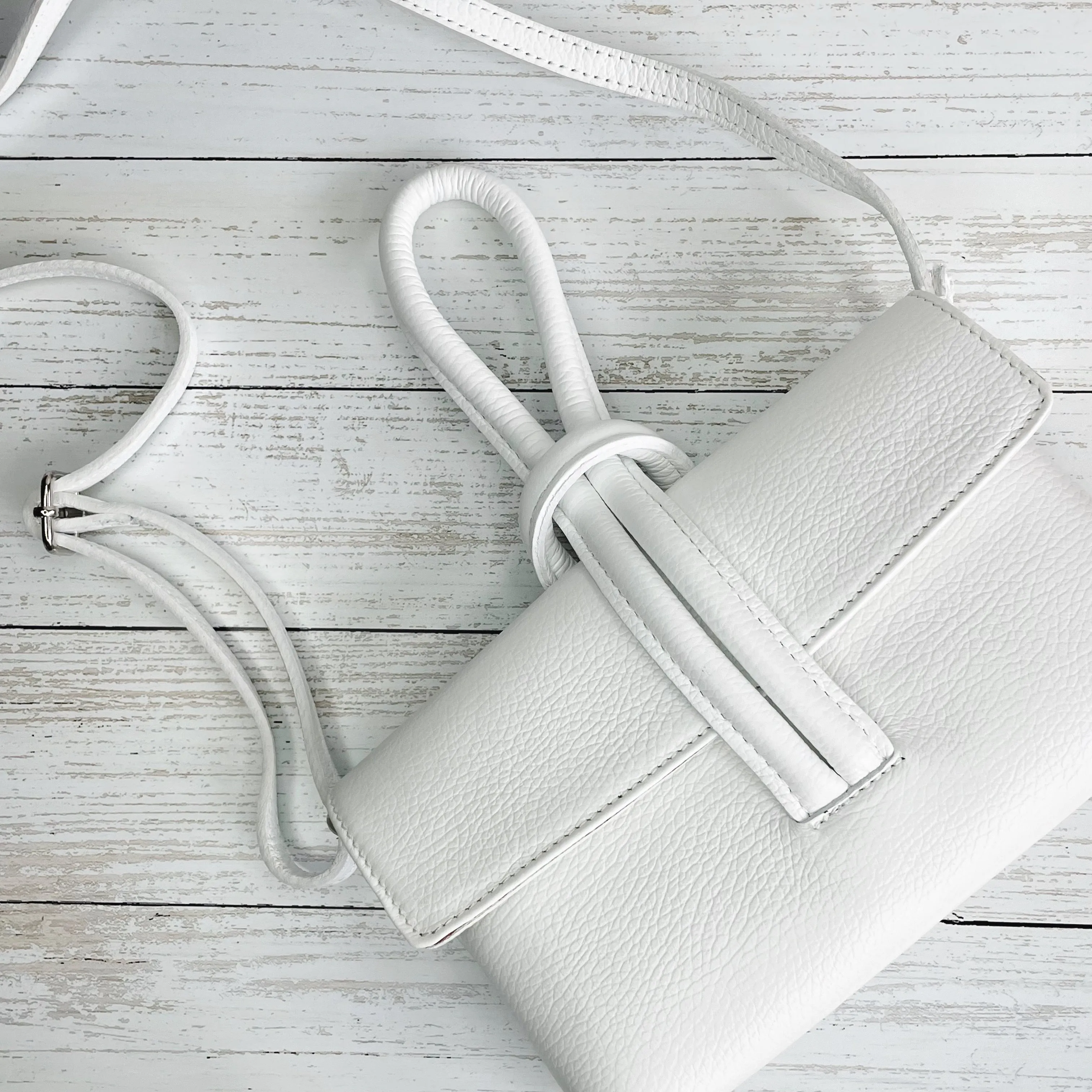 Leather Loop Clutch Bag - Snow