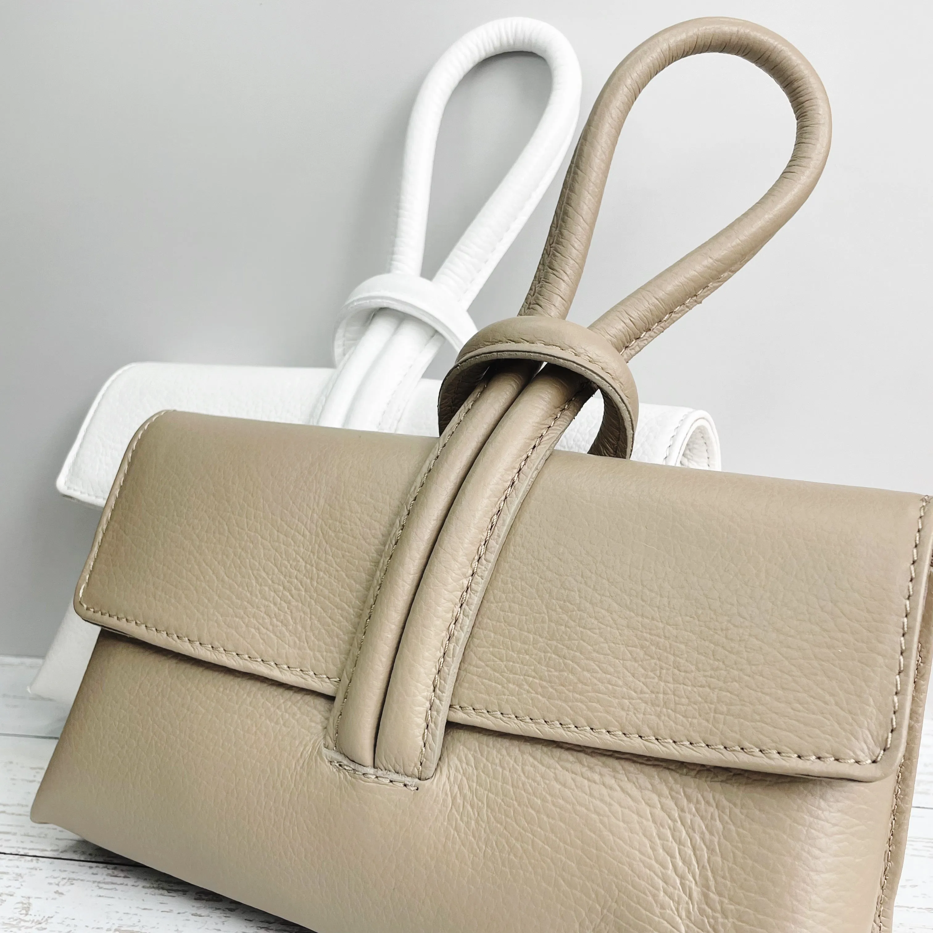 Leather Loop Clutch Bag - Snow