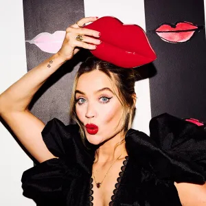 LULU RED LIPS MEDIUM CLUTCH BAG