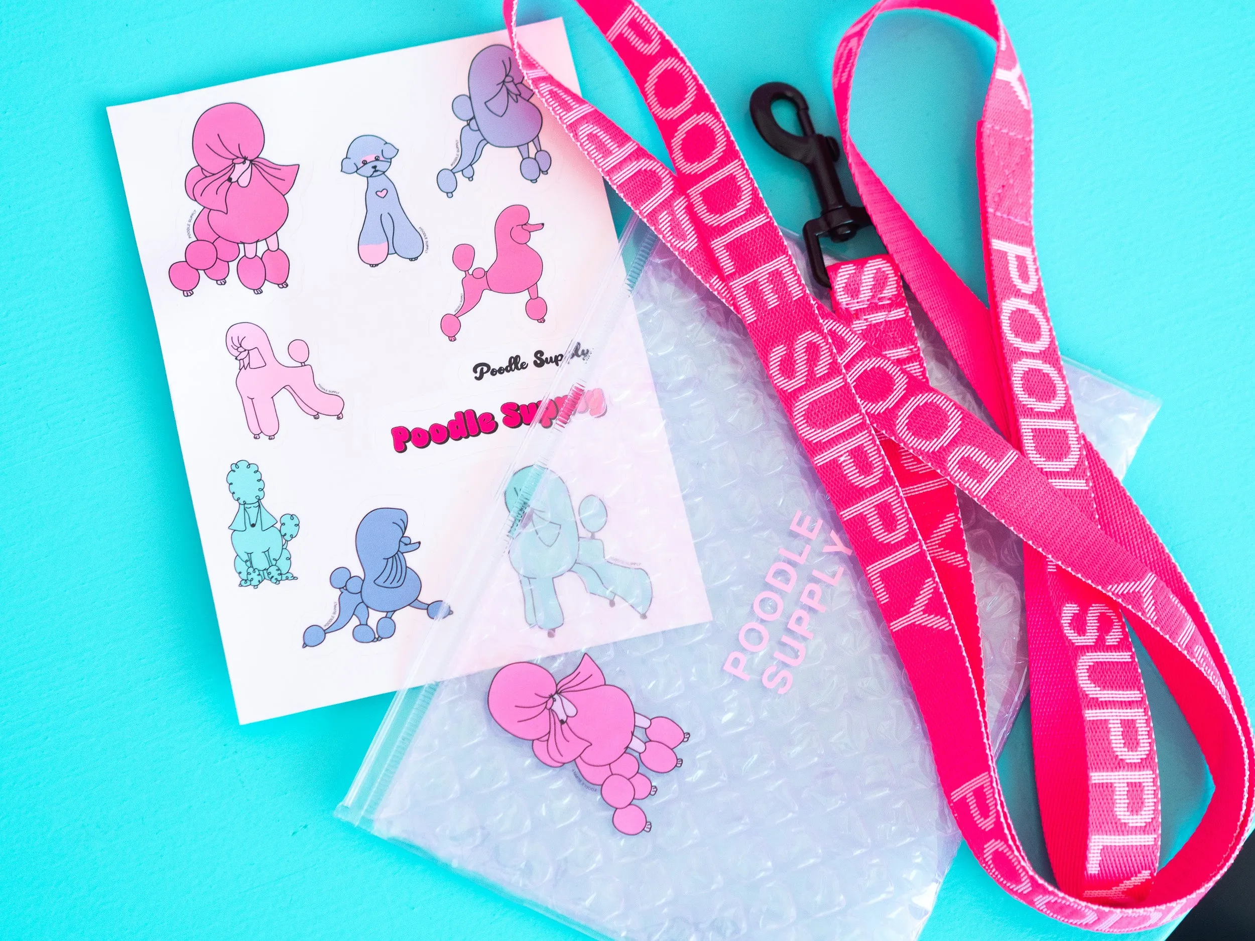Poodle Mania Essential Leash Pink   Pouch Bag with Sticker Set