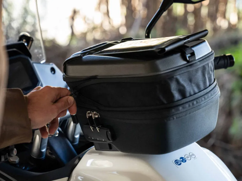 SHAD E09CLP Click System Pro Lockable Tank Bag