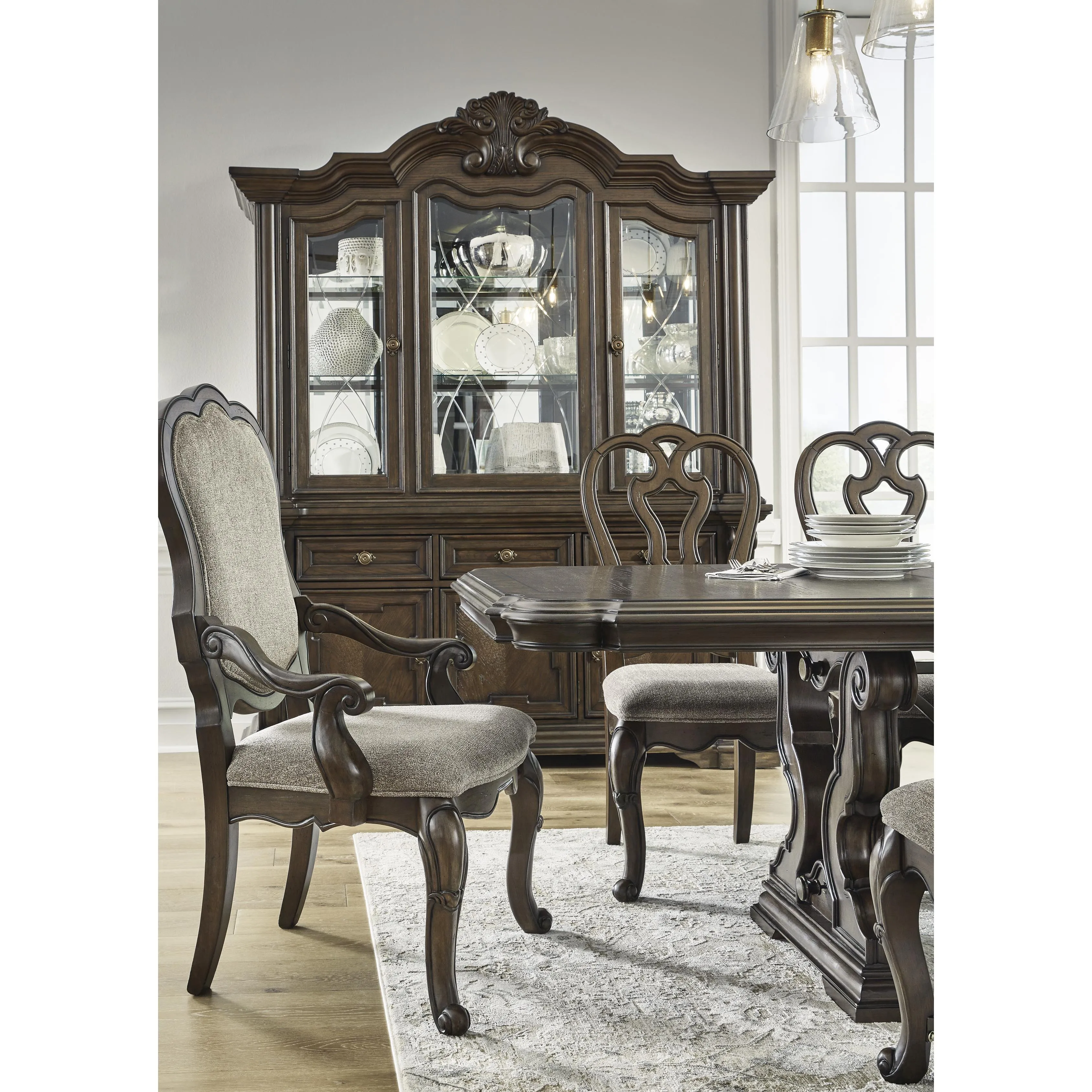 Signature Design by Ashley Maylee Dining Chair D947-01