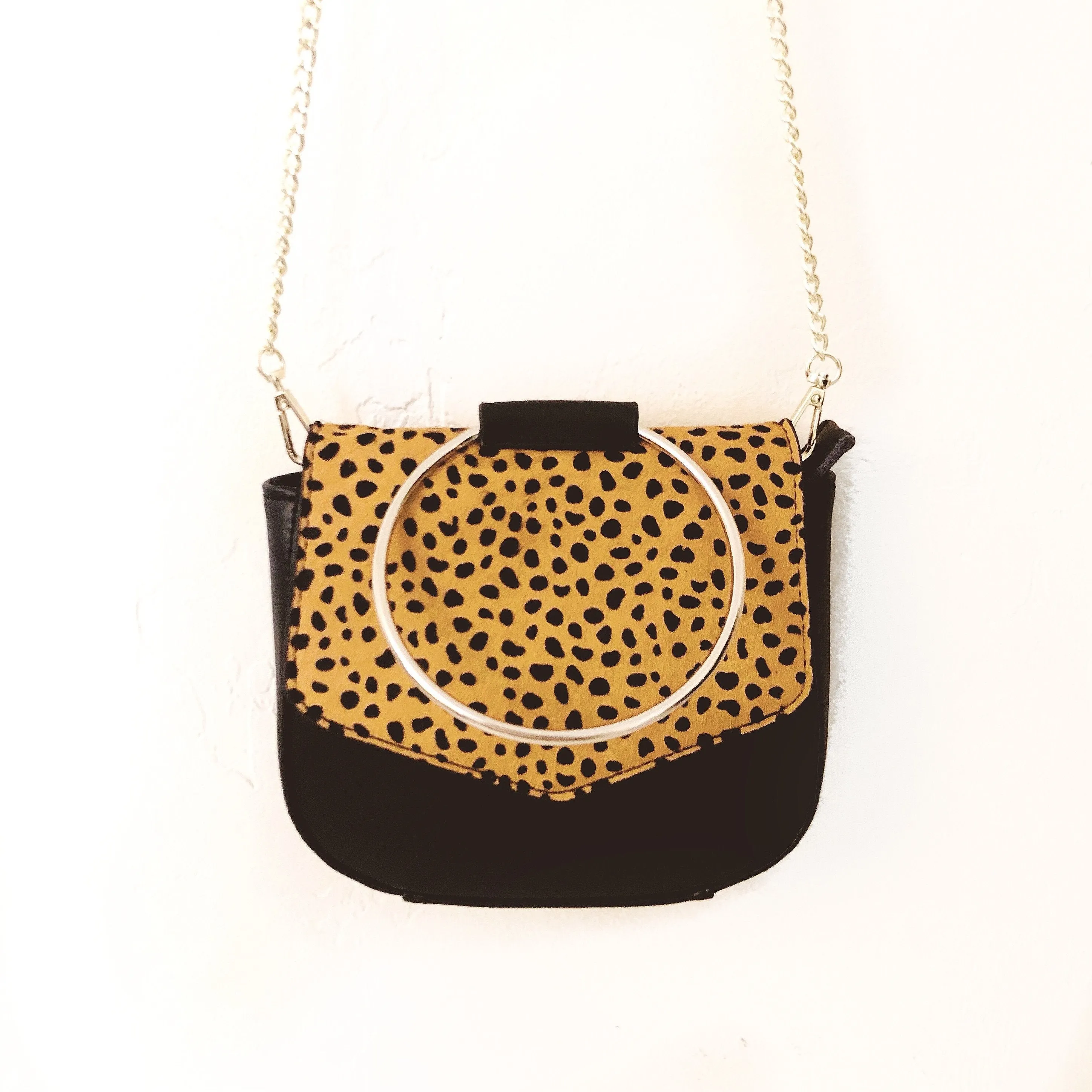 The Circle Cowhide Bag